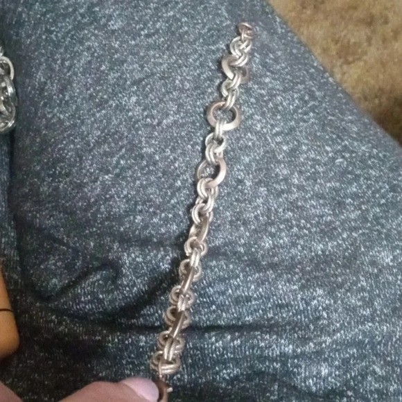linked circles/chainmail bracelet silvertone - Picture 4 of 4